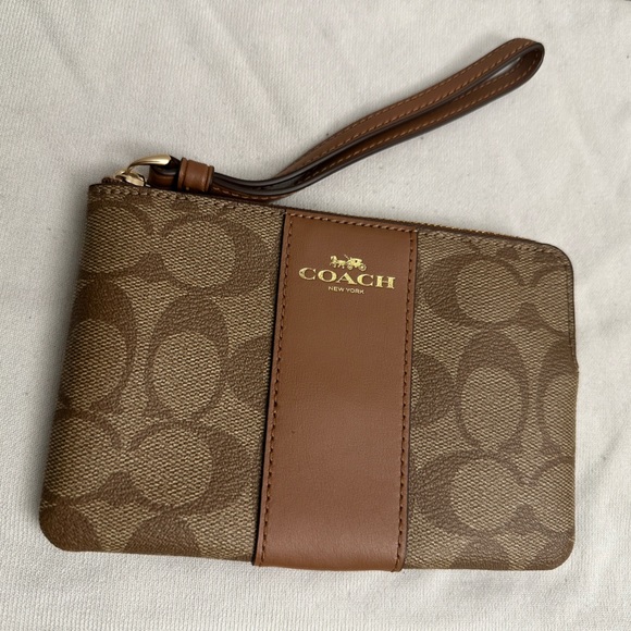 Coach Bags Nwot Coach Wristlet Poshmark